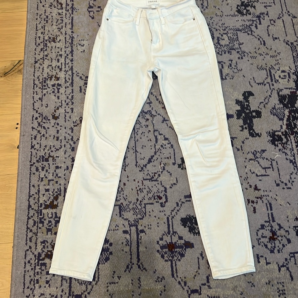 White skinny jeans